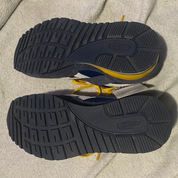 Reebok Classic - Picture 7 of 7